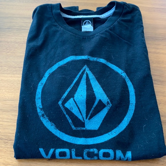 Volcan t-shirt size small - Picture 1 of 3